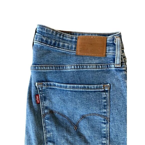 Levis 721 Hi Rise Skinny, Med Wash, Distressed, 31/12. Classic Minimalist - Picture 3 of 15